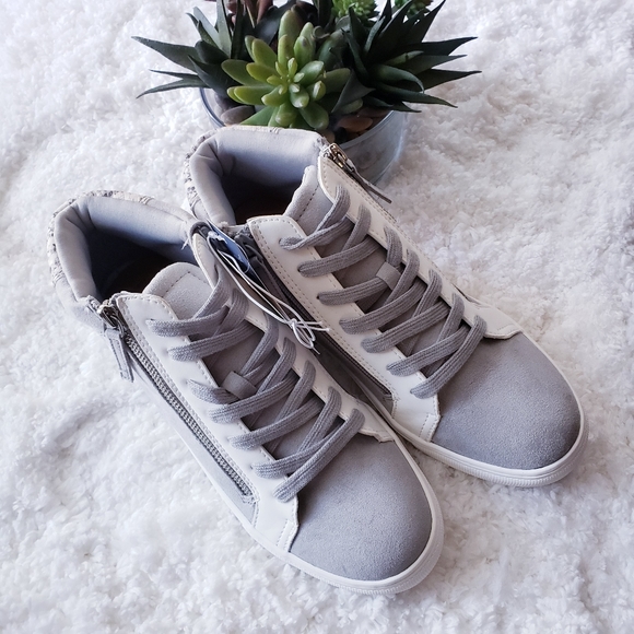 universal thread high top sneakers